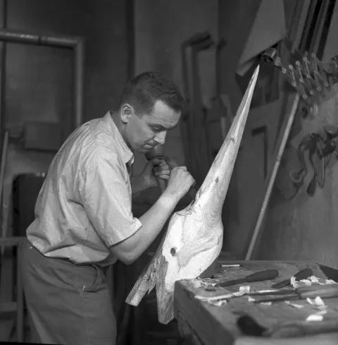 Václav Kautman st. vo svojom ateliéri, 60. roky 20. stor.
