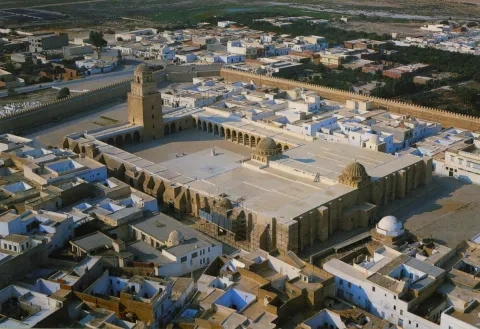 Kajruván: letecký pohľad na areál Veľkej mešity
