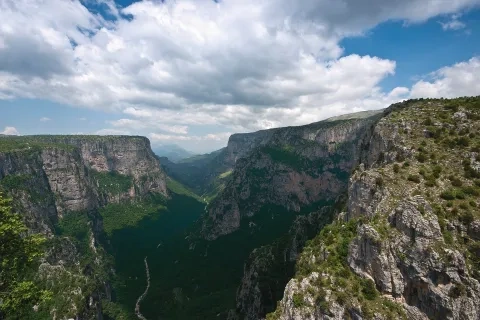 Kaňon Vikos v pohorí Pindos, Grécko
