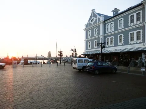 Old Port Captain's Building (1904)
