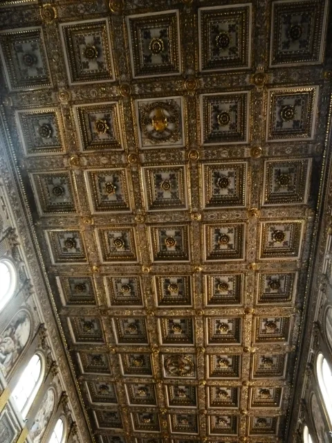 Zlátený kazetový strop, bazilika Santa Maria Maggiore v Ríme, 1498
