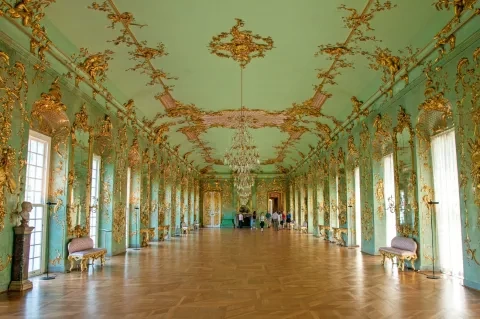 Georg Wenzeslaus von Knobelsdorff: Zlatá galéria na zámku Charlottenburg v Berlíne, dokončená 1746