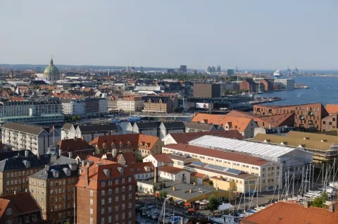 Pohľad na mesto z veže kostola Vor Frelsers Kirke