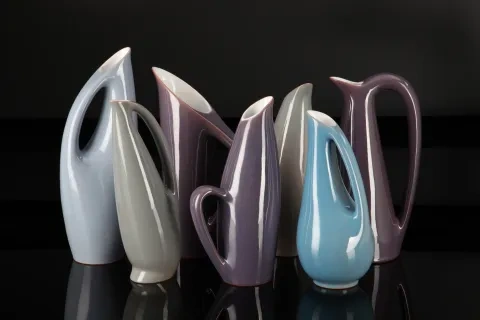 Miloš Balgavý st.: džbány, glazovaná červenica, 1958 – 60