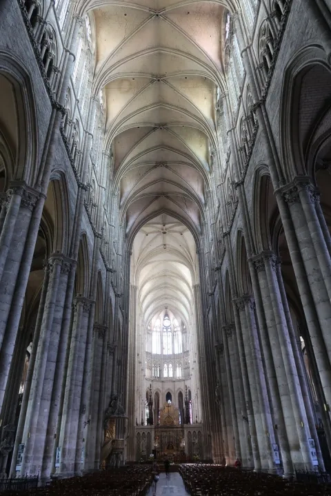 Interiér katedrály Notre-Dame