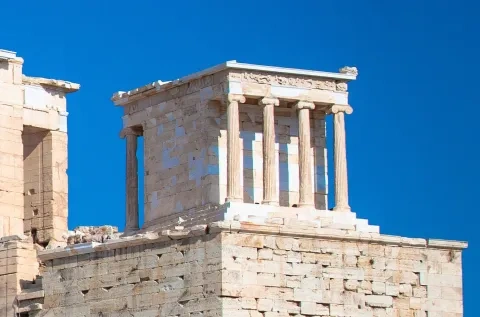 Chrám Atény Niké na Akropole v Aténach, 2. polovica 5. stor. pred n. l., stav po rekonštrukcii 2010