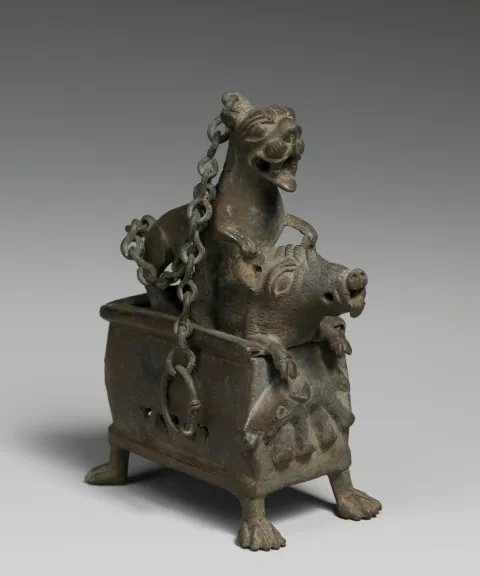 Kadidelnica s levicou útočiacou na diviaka, 6. – 7. stor., Metropolitné múzeum umenia, New York