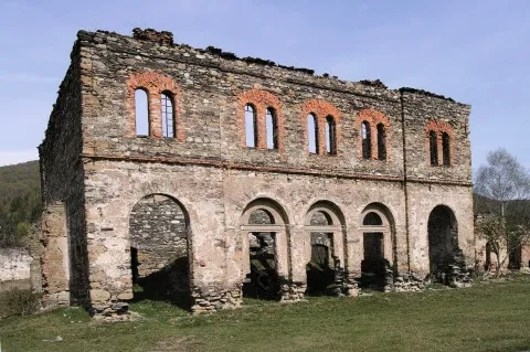 Zvyšky klasicistickej budovy továrne v lokalite Štefanská Huta, 1845 – 48