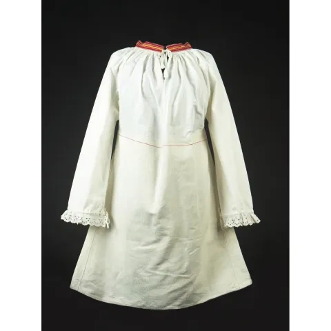 D﻿lhá ženská košeľa s golierikom z ripsovej tkaniny﻿, 1920