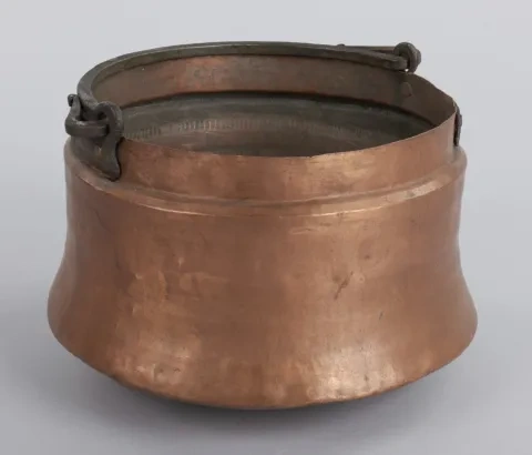 K﻿otol na lekvár, ručne opracovaná meď, začiatok 19. stor., Historické múzeum, Slovenské národné múzeum, Bratisl