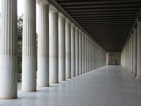 Novodobá rekonštrukcia Attalovej stoy v Aténach