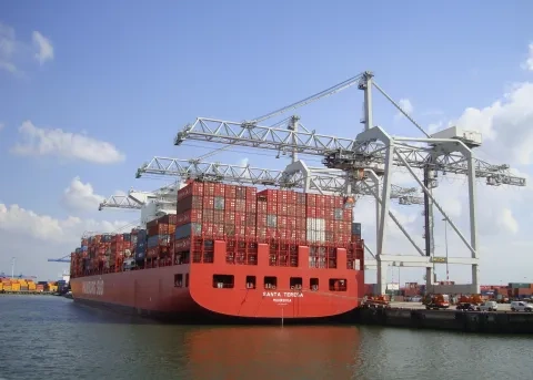 Kontajnerová loď Santa Teresa, Hamburg Süd, prístav Rotterdam