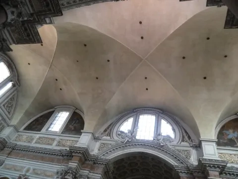 Rímska krížová klenba bez rebier, pôvodne vo frigidáriu Diokleciánových kúpeľov, dnes bazilika Santa Maria Degli Angeli et de