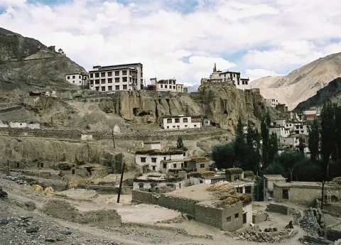 Horská dedina v Himalájach