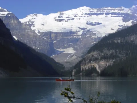 Jazero Louise v národnom parku Banff v provincii Alberta
