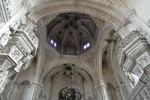 Interiér k﻿láštora San Juan de los Reyes, Toledo, 1476