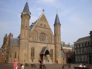 R﻿anogotická stavba Ridderzaalu (1280), Binnenhof
