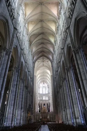 Interiér katedrály Notre-Dame