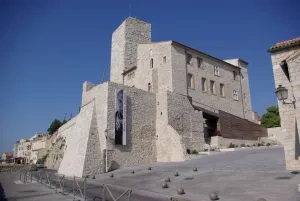 Antibes, zámok Grimaldiovcov, 14. – 16. stor.