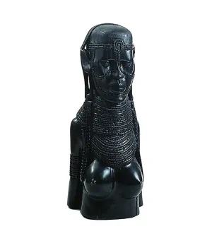 Ngumi, Žena z kmeňa Masajov, Tanzánia, 20. stor.
