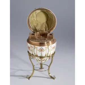Carl Peter Fabergé a Michail Perchin: cárske vajíčko s miniatúrou Gatčinského paláca, 1901, výška 12,7 cm