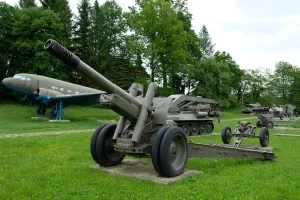 Dukliansky priesmyk, exponáty bojovej techniky z 2. svet. vojny v Prír. voj. múzeu