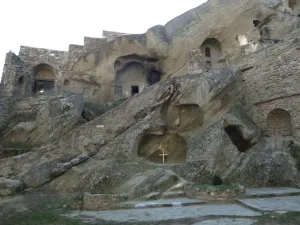 Kláštor David-Garedži, cely mníchov vytesané v skale, 6. stor., Gruzínsko
